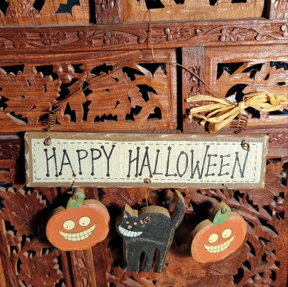 Primitive Handpainted Happy Halloween Wood Sign